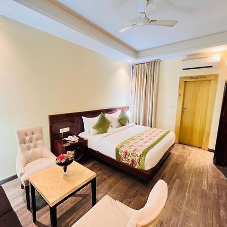 Hotel Banz Near Indira Gandhi Airport Delhi Ню Делхи Екстериор снимка