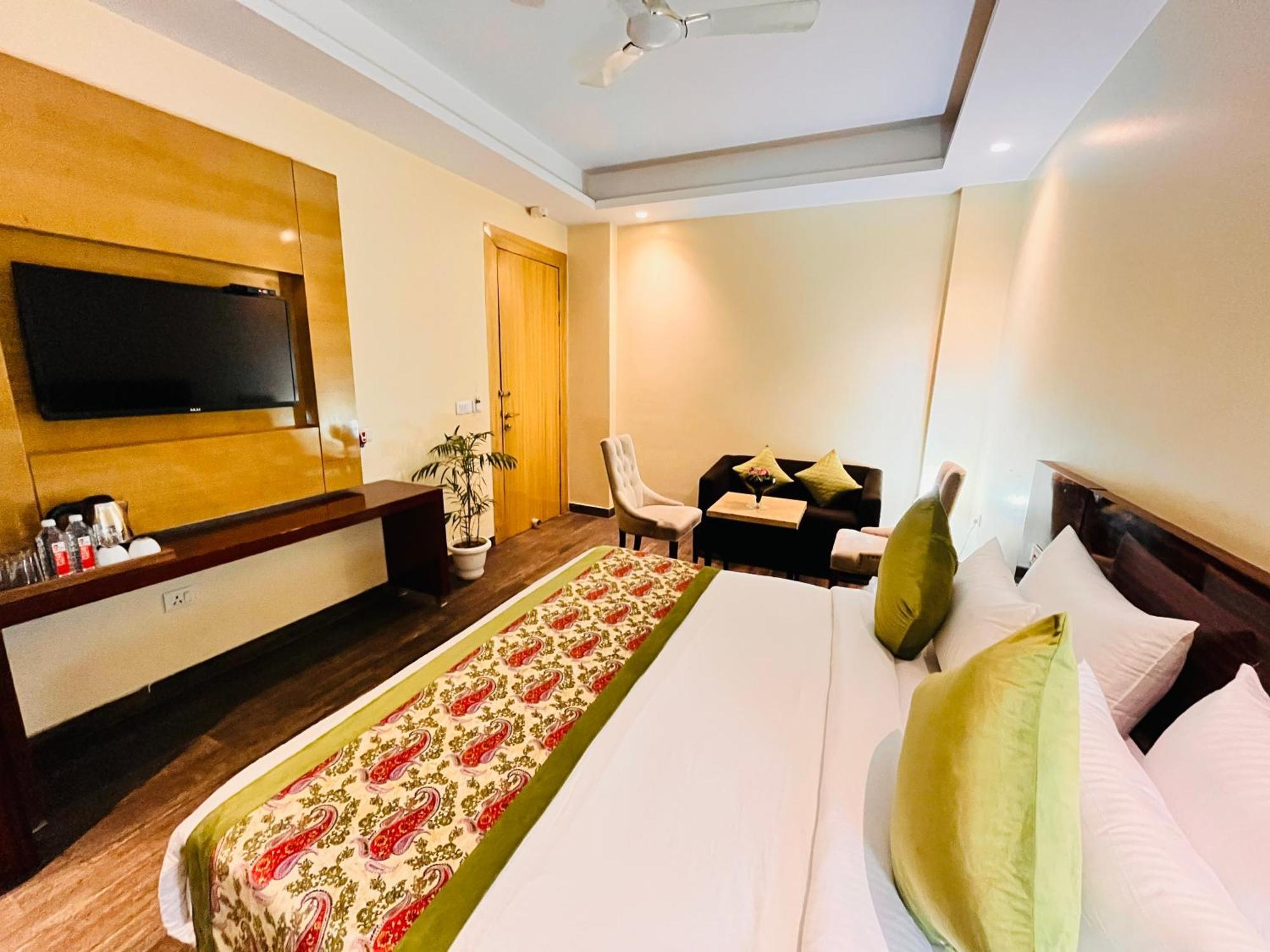 Hotel Banz Near Indira Gandhi Airport Delhi Ню Делхи Екстериор снимка