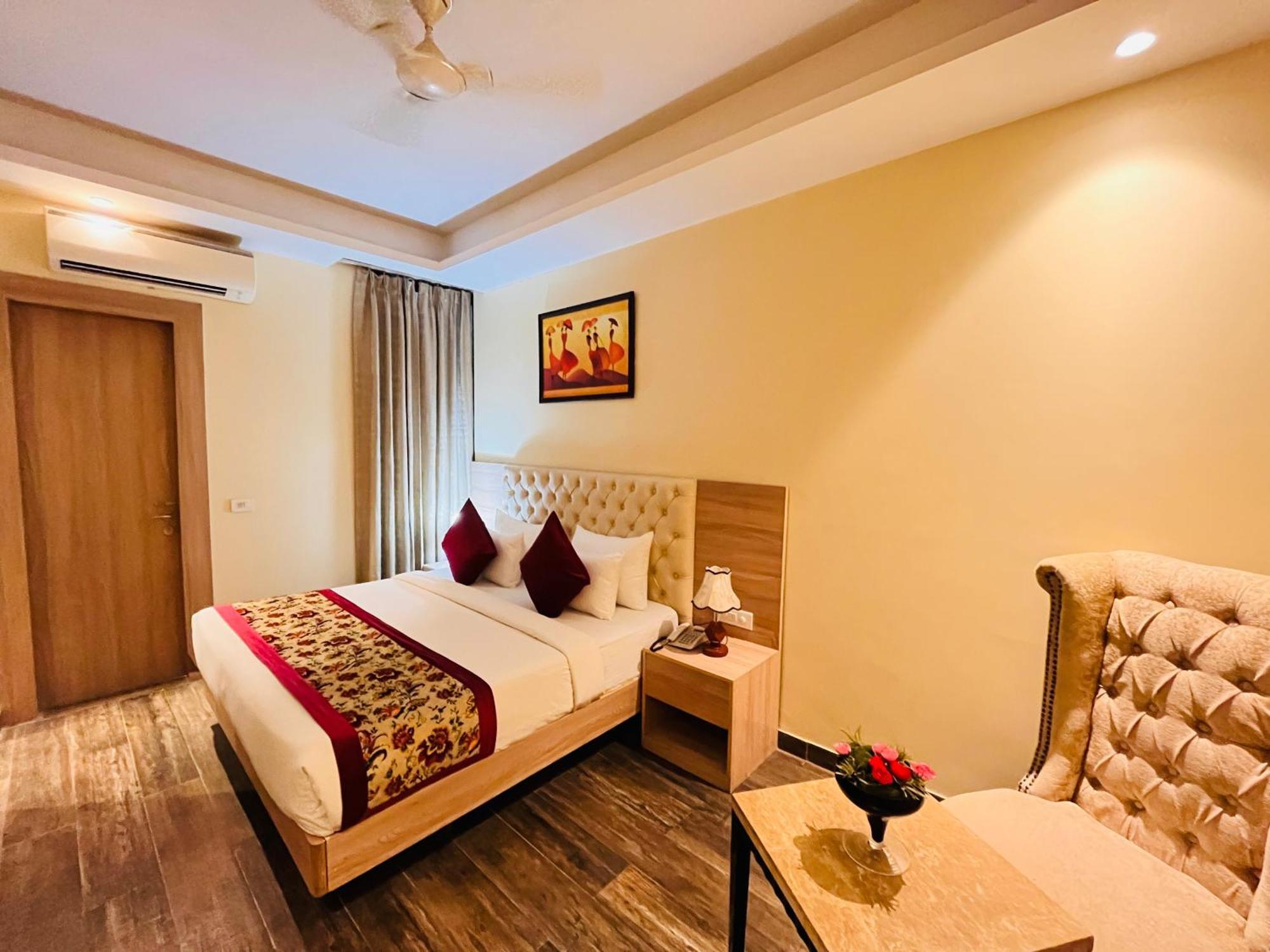Hotel Banz Near Indira Gandhi Airport Delhi Ню Делхи Екстериор снимка