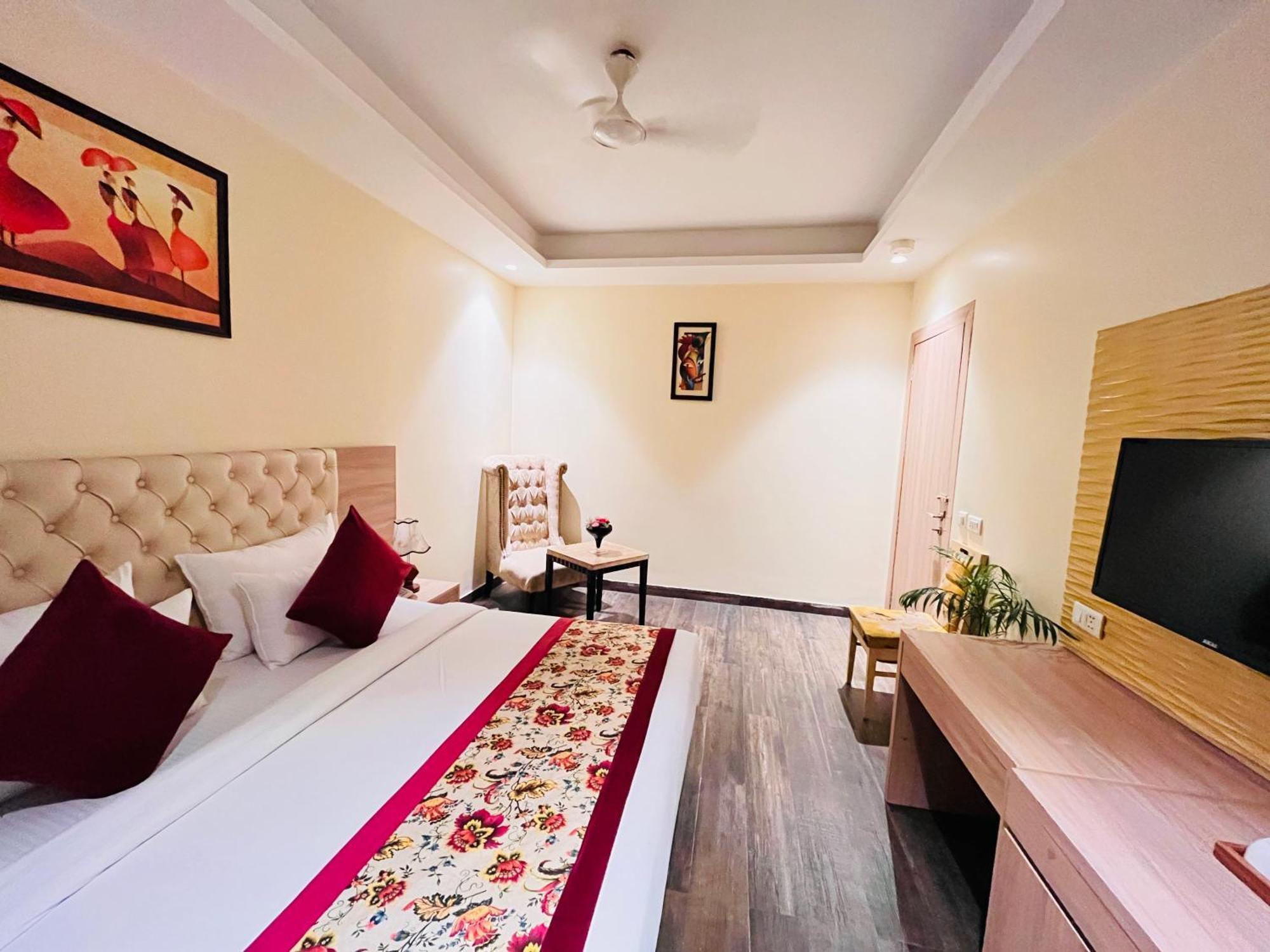 Hotel Banz Near Indira Gandhi Airport Delhi Ню Делхи Екстериор снимка