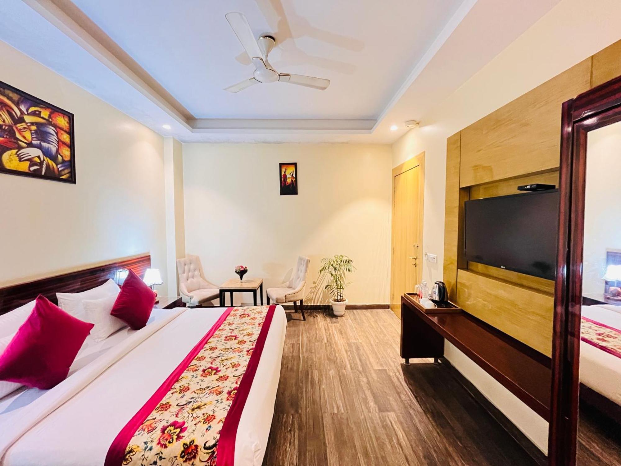 Hotel Banz Near Indira Gandhi Airport Delhi Ню Делхи Екстериор снимка