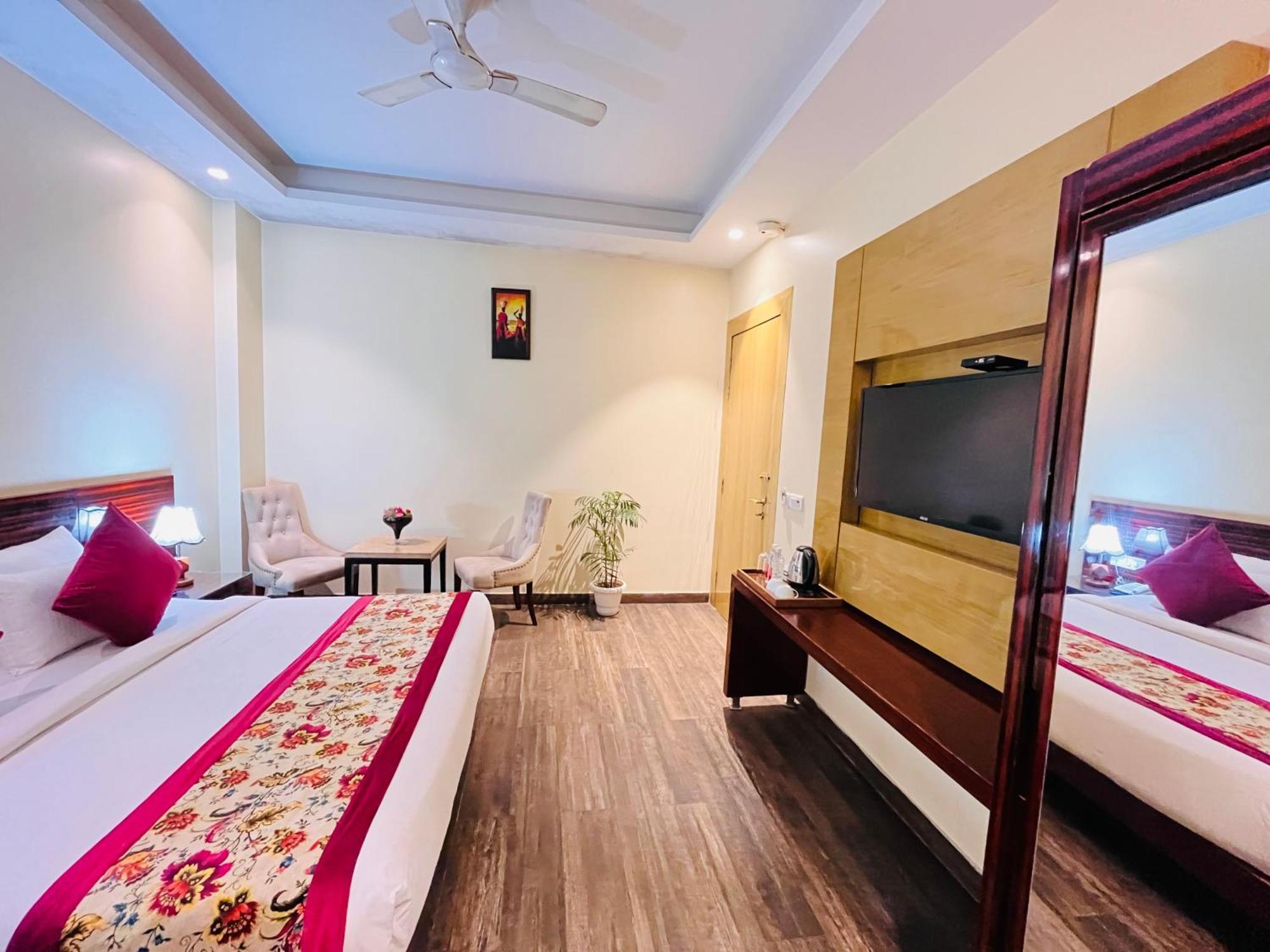 Hotel Banz Near Indira Gandhi Airport Delhi Ню Делхи Екстериор снимка