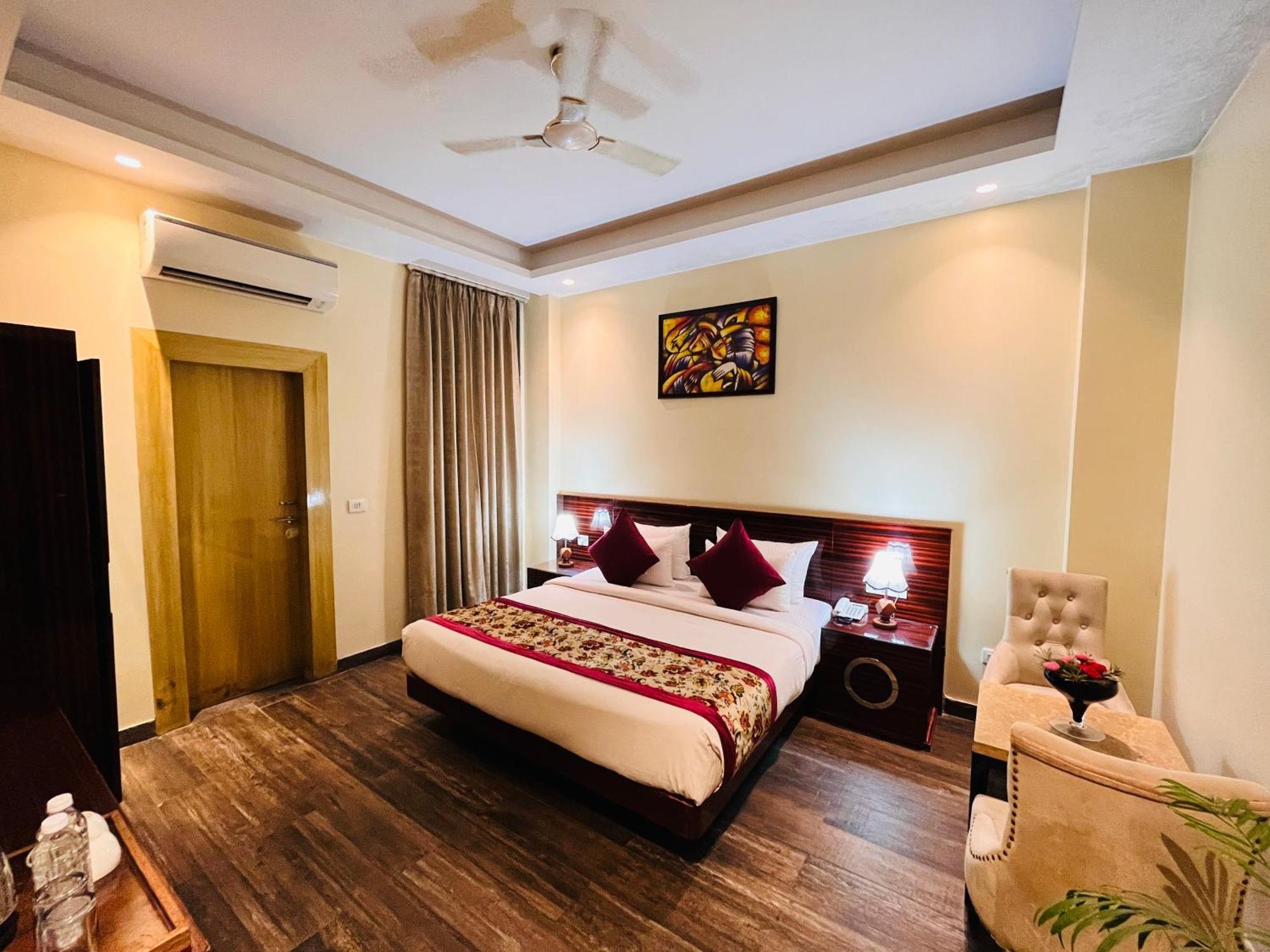 Hotel Banz Near Indira Gandhi Airport Delhi Ню Делхи Екстериор снимка