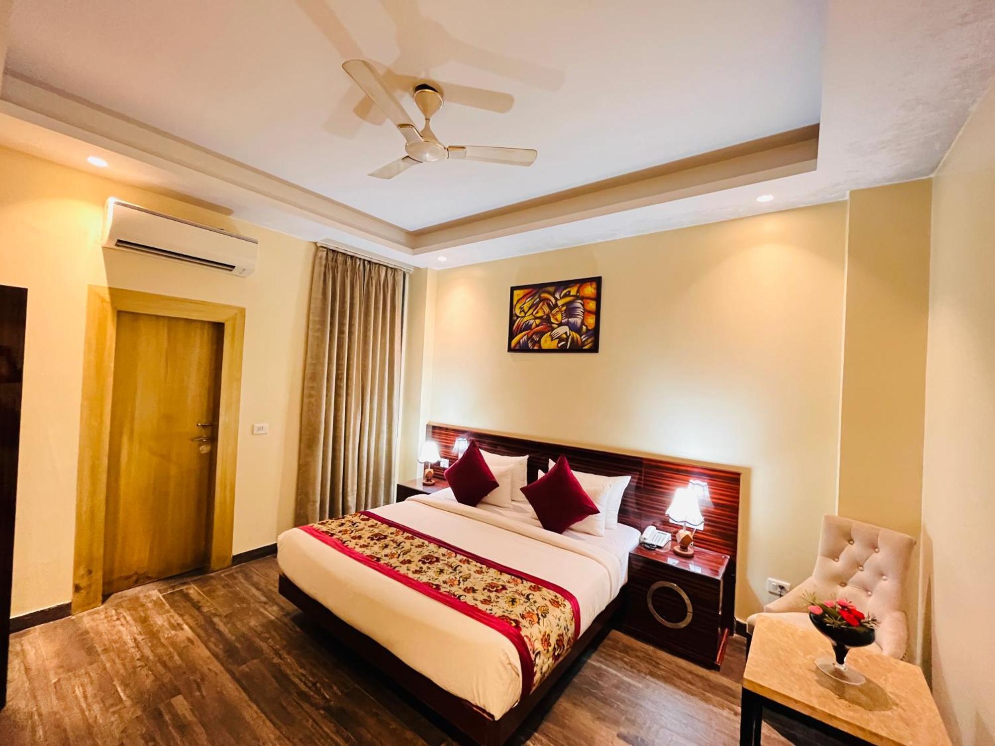Hotel Banz Near Indira Gandhi Airport Delhi Ню Делхи Екстериор снимка