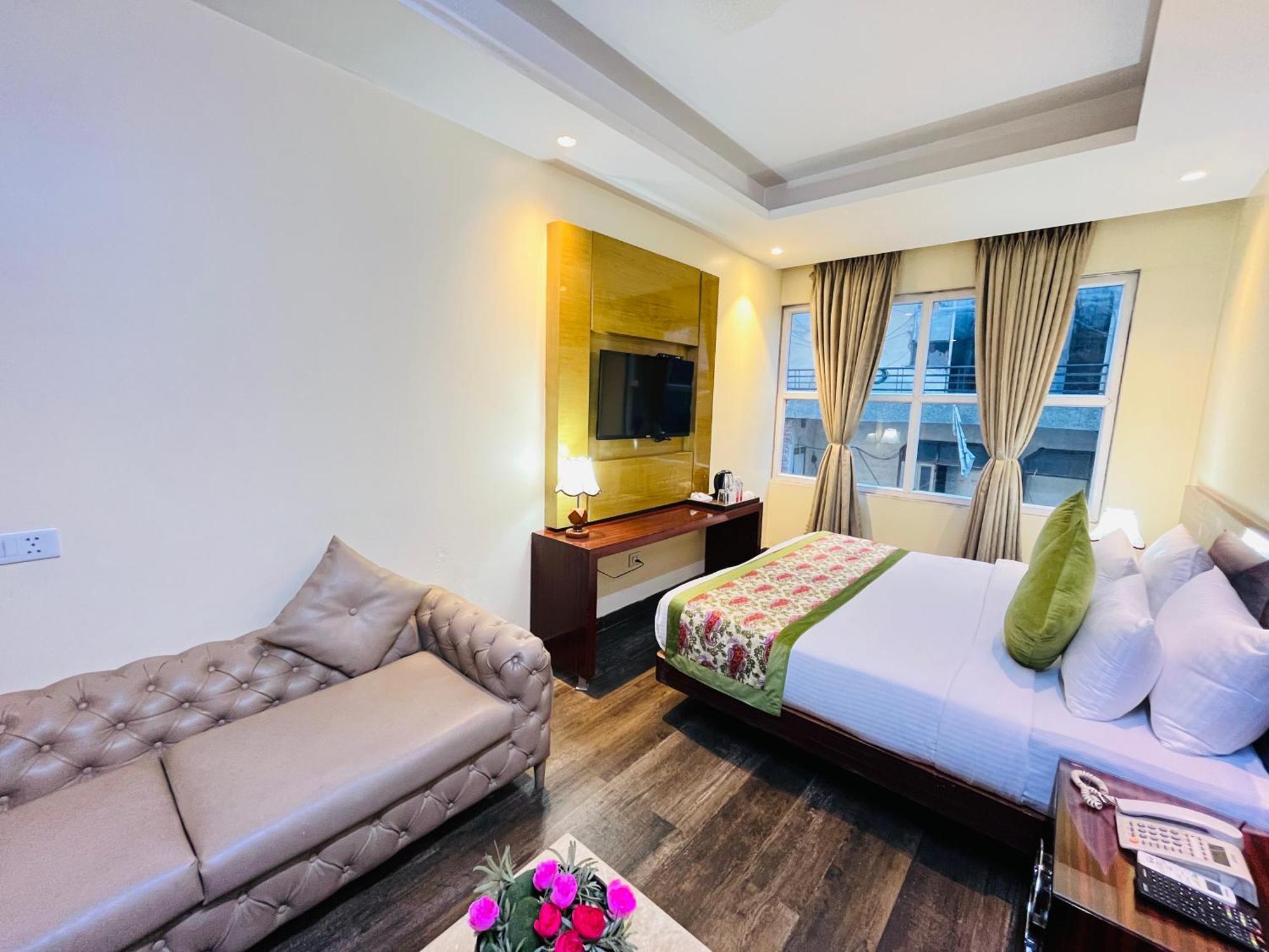 Hotel Banz Near Indira Gandhi Airport Delhi Ню Делхи Екстериор снимка