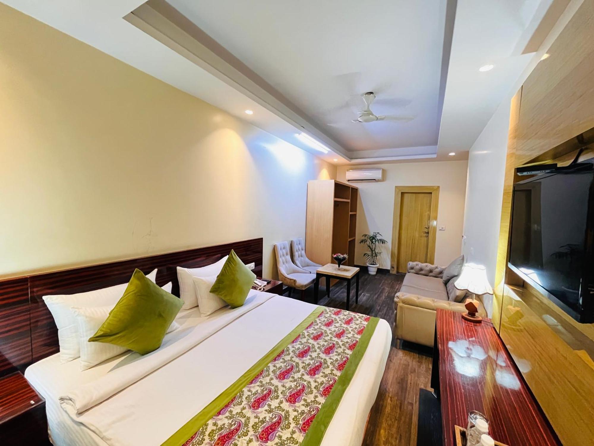 Hotel Banz Near Indira Gandhi Airport Delhi Ню Делхи Екстериор снимка