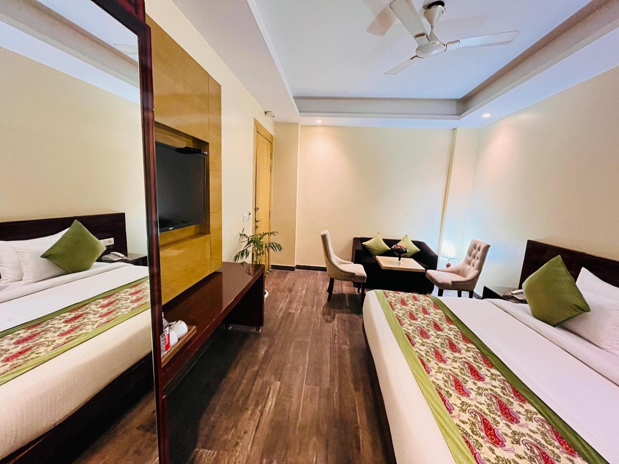 Hotel Banz Near Indira Gandhi Airport Delhi Ню Делхи Екстериор снимка