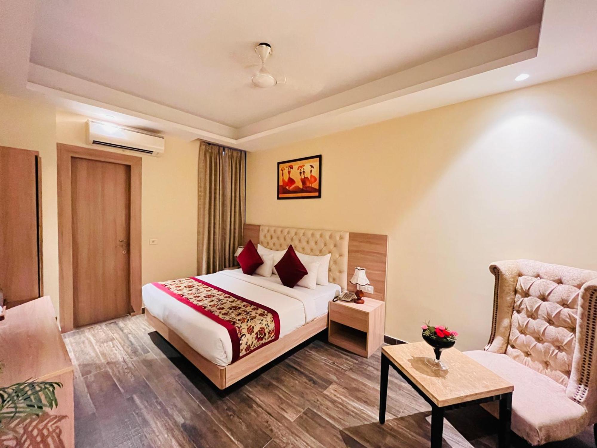 Hotel Banz Near Indira Gandhi Airport Delhi Ню Делхи Екстериор снимка