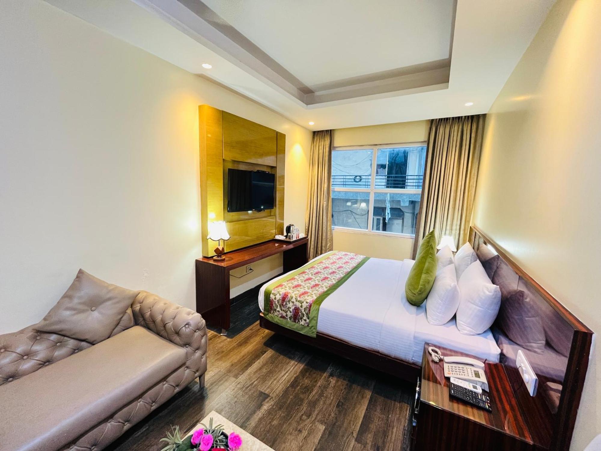 Hotel Banz Near Indira Gandhi Airport Delhi Ню Делхи Екстериор снимка