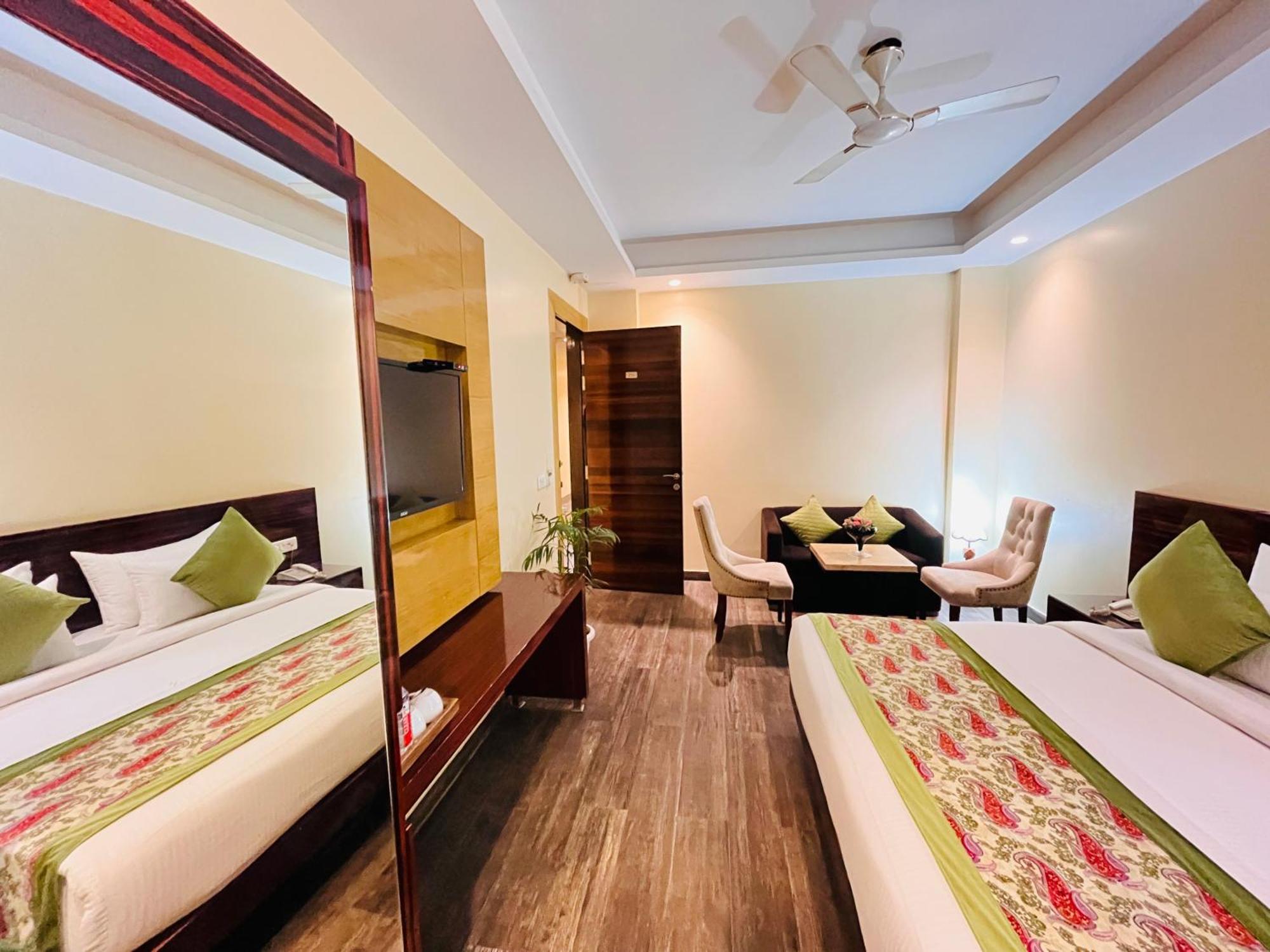 Hotel Banz Near Indira Gandhi Airport Delhi Ню Делхи Екстериор снимка