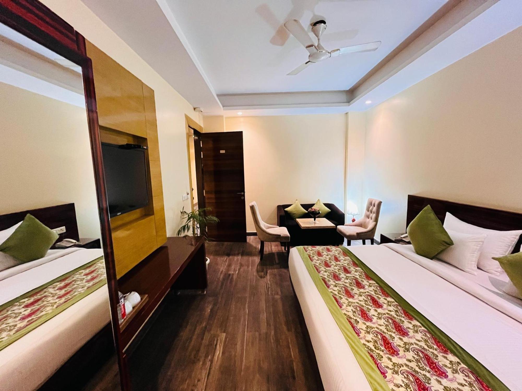 Hotel Banz Near Indira Gandhi Airport Delhi Ню Делхи Екстериор снимка