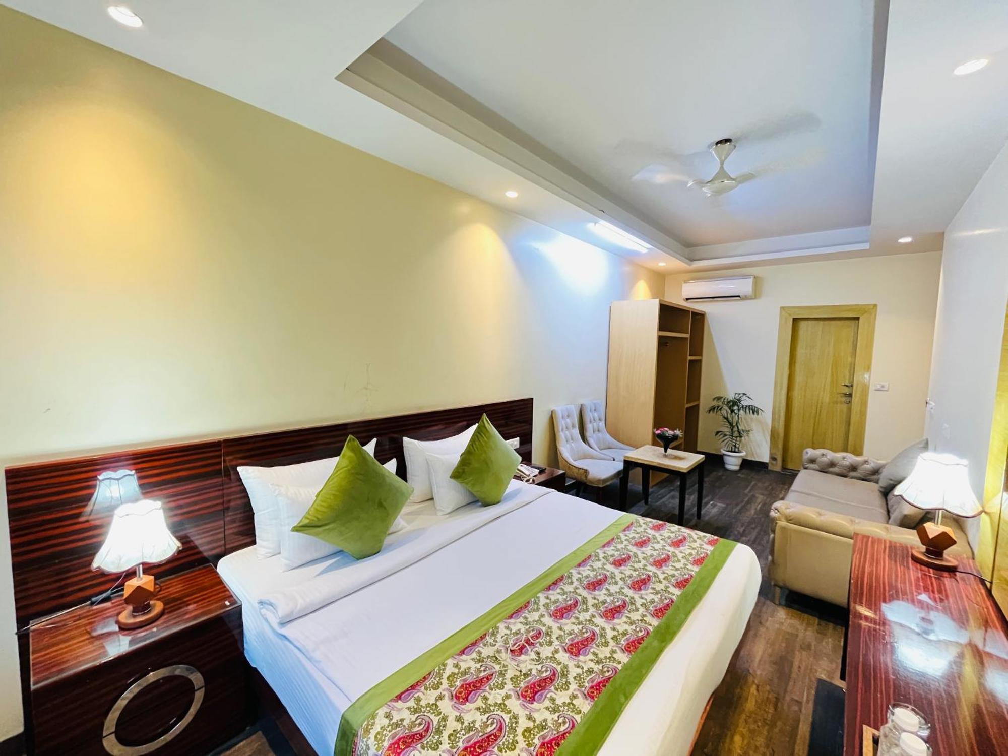 Hotel Banz Near Indira Gandhi Airport Delhi Ню Делхи Екстериор снимка