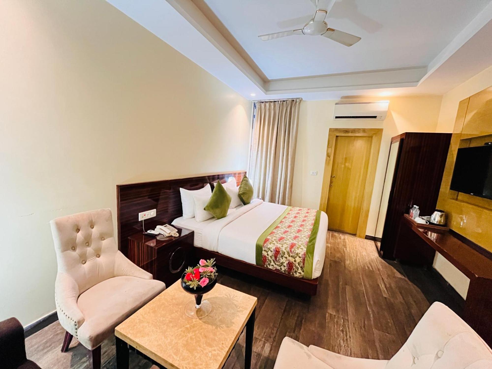 Hotel Banz Near Indira Gandhi Airport Delhi Ню Делхи Екстериор снимка