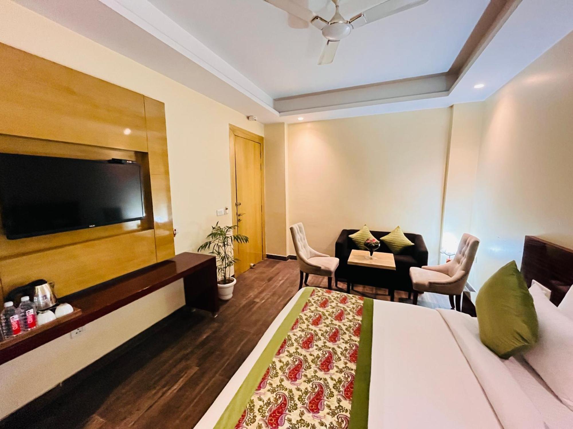 Hotel Banz Near Indira Gandhi Airport Delhi Ню Делхи Екстериор снимка