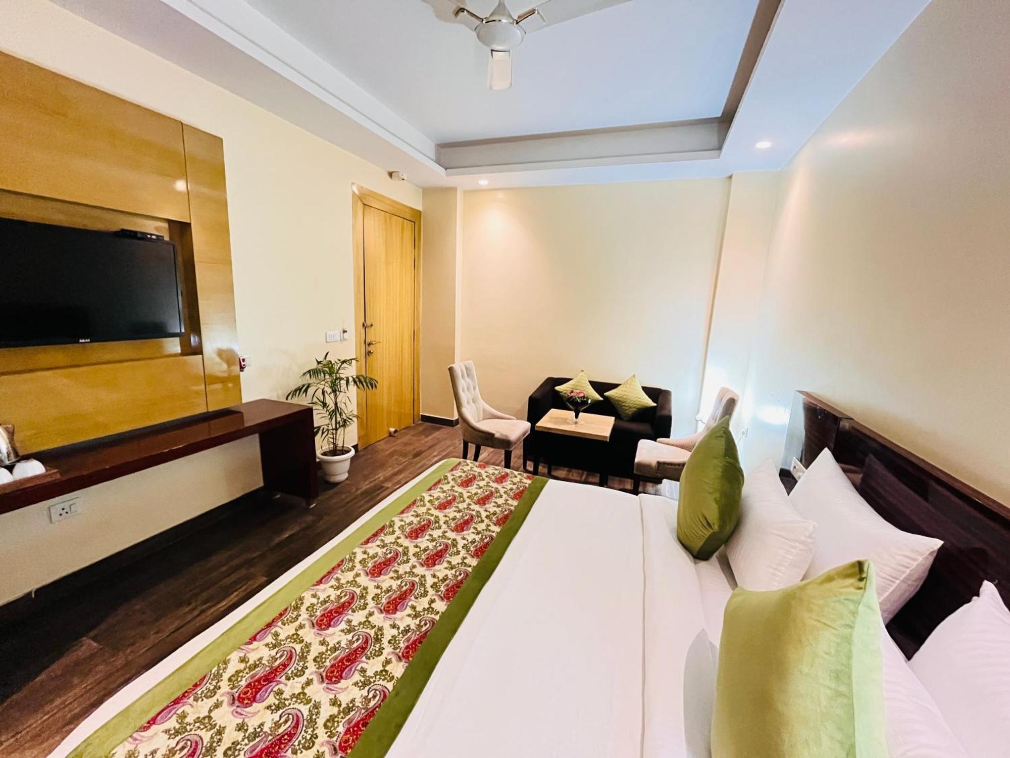 Hotel Banz Near Indira Gandhi Airport Delhi Ню Делхи Екстериор снимка